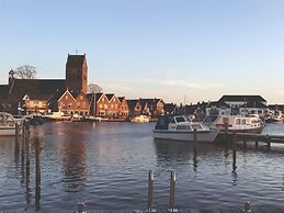 Grou Getaway With Bikes & Whirlpool