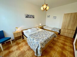 Bright Caorle Apartment With Pool