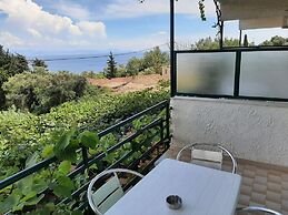 Apartment in Mpenitses Near Beaches & Pool