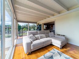 Rustic Spa Retreat in Netos