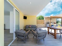 Rustic Spa Retreat in Netos