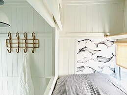 Authentic Cosy Beach Cottage in Callanstoog