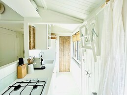 Authentic Cosy Beach Cottage in Callanstoog