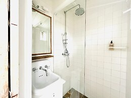 Authentic Cosy Beach Cottage in Callanstoog