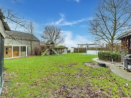 Zoutleeuw Home With Pool