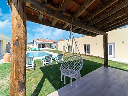Rural Holiday Home With Pool
