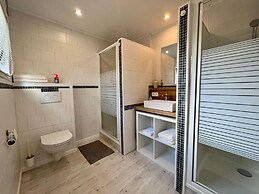 Chalet in Rochefort With Garden BBQ