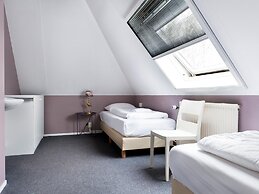 Bungalow Near De Alde Feanen With Spa