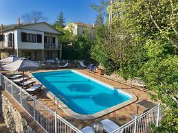 Apartment in Sassetta With Pool and Scenic Views
