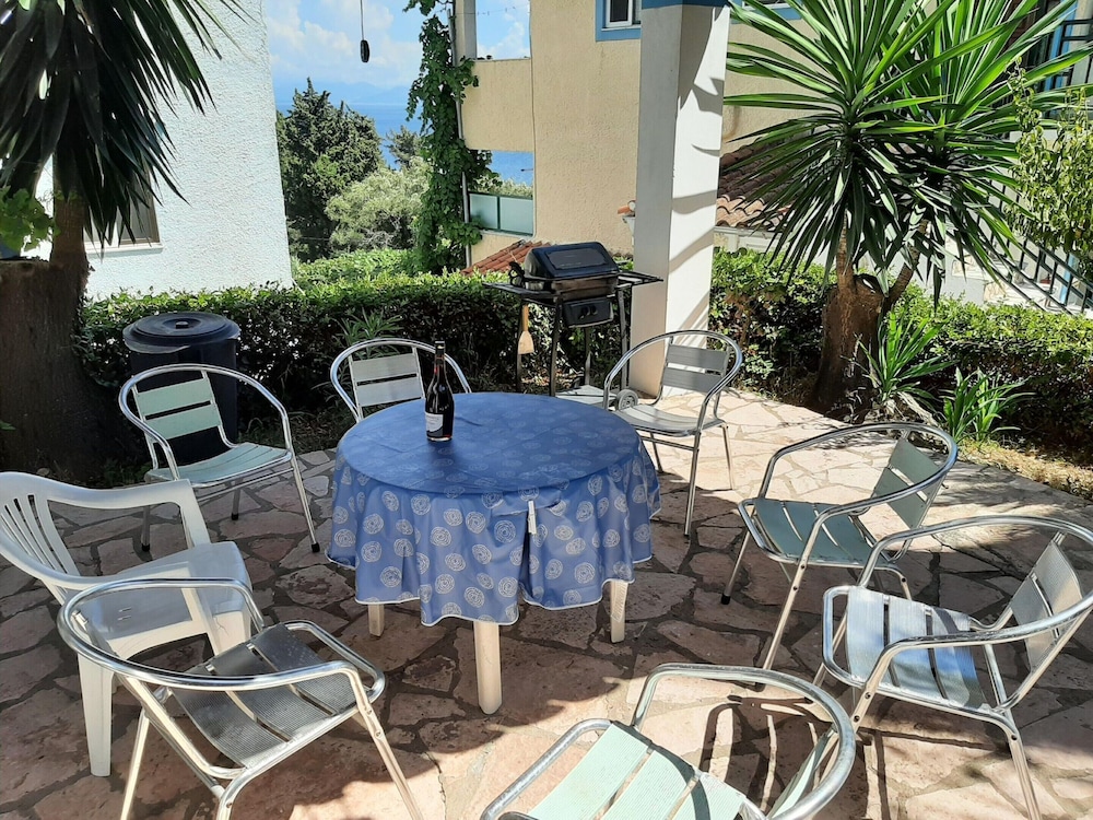 Romantic Apartment in Mpenitses With Shared Pool