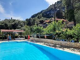 Romantic Apartment in Mpenitses With Shared Pool