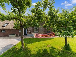 Farmhouse With Terrace in Montfoort