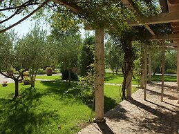 Holiday Home in Braccagni With Jacuzzi & Golf