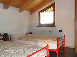 Apartment in Celledizzo Near Ski Bus