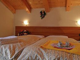 Apartment in Celledizzo Near Ski Bus