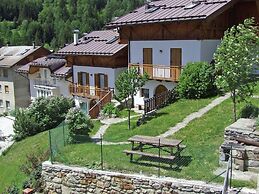 Apartment in Celledizzo Near Ski Bus