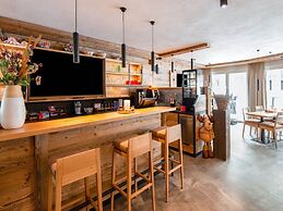 Golden Lodges Rauris Resort With ski Storage