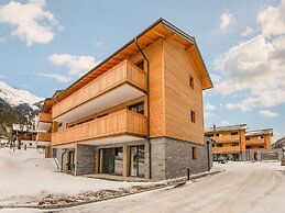Golden Lodges Rauris Resort With ski Storage