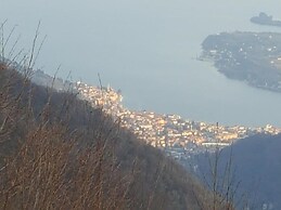 Apartment by Lago D'idro With Balcony
