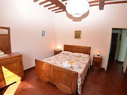 House in Ciciana With Pool and Scenic Views