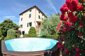 House in Ciciana With Pool and Scenic Views
