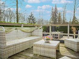 Chalet Near De Braakman Nature Reserve