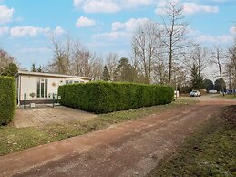 Chalet Near De Braakman Nature Reserve