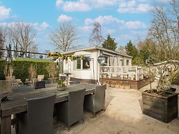 Chalet Near De Braakman Nature Reserve