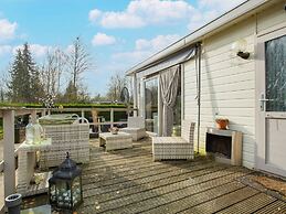 Chalet Near De Braakman Nature Reserve