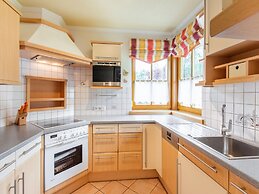 Cosy Apartment With Tiled Stove