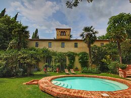 Panoramic Tuscan Villa