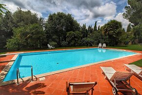 Peaceful Villa Stay in Tuscany