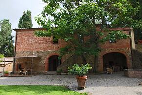 Peaceful Villa Stay in Tuscany