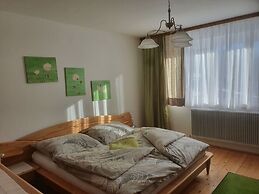 Holiday Home in Altmelon Near Weinsberg Forest