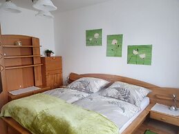 Holiday Home in Altmelon Near Weinsberg Forest