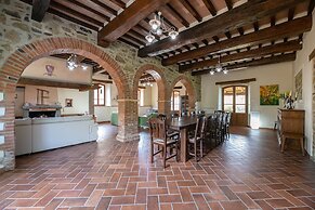 Villa in Umbria With Saltwater Pool