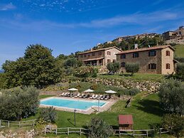 Villa in Umbria With Saltwater Pool