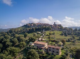 Villa in Umbria With Saltwater Pool
