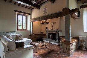 Villa in Umbria With Saltwater Pool