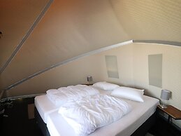 Romantic Tent Lodge in Dalerveen