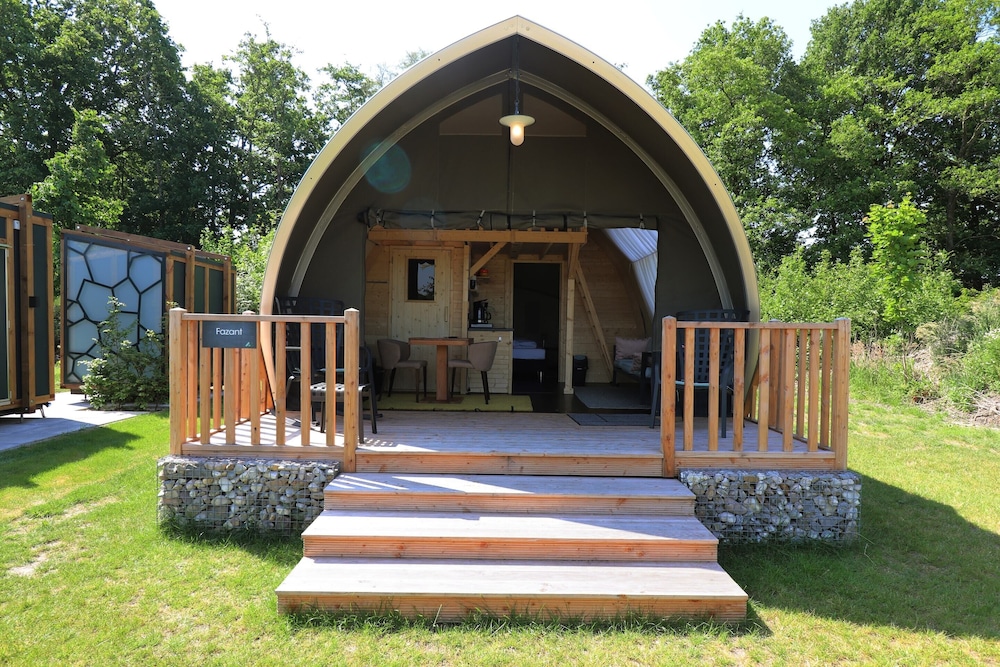 Romantic Tent Lodge in Dalerveen