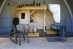 Romantic Tent Lodge in Dalerveen