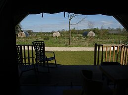 Romantic Tent Lodge in Dalerveen
