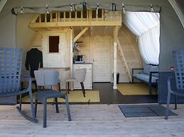 Romantic Tent Lodge in Dalerveen
