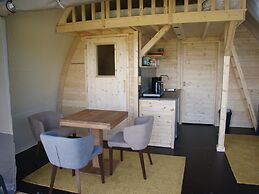 Romantic Tent Lodge in Dalerveen