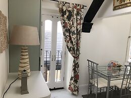 Charming 2-bed Apartment in Waterloo, Liverpool