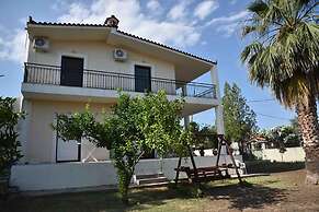 Cozy Home in Eretria