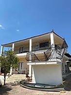 Cozy Home in Eretria