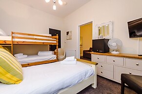 Lawton & Lauriston Court