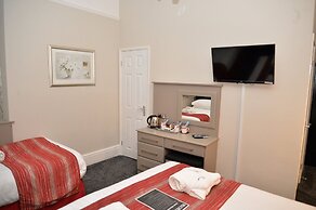 Lawton & Lauriston Court